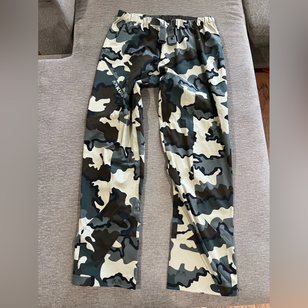 Kuiu rain pants